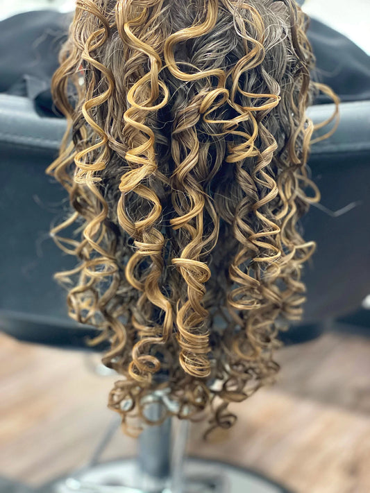 curls cast voorbeeld van krullen